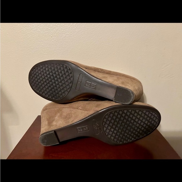 Aerosol Booties - Picture 4 of 5